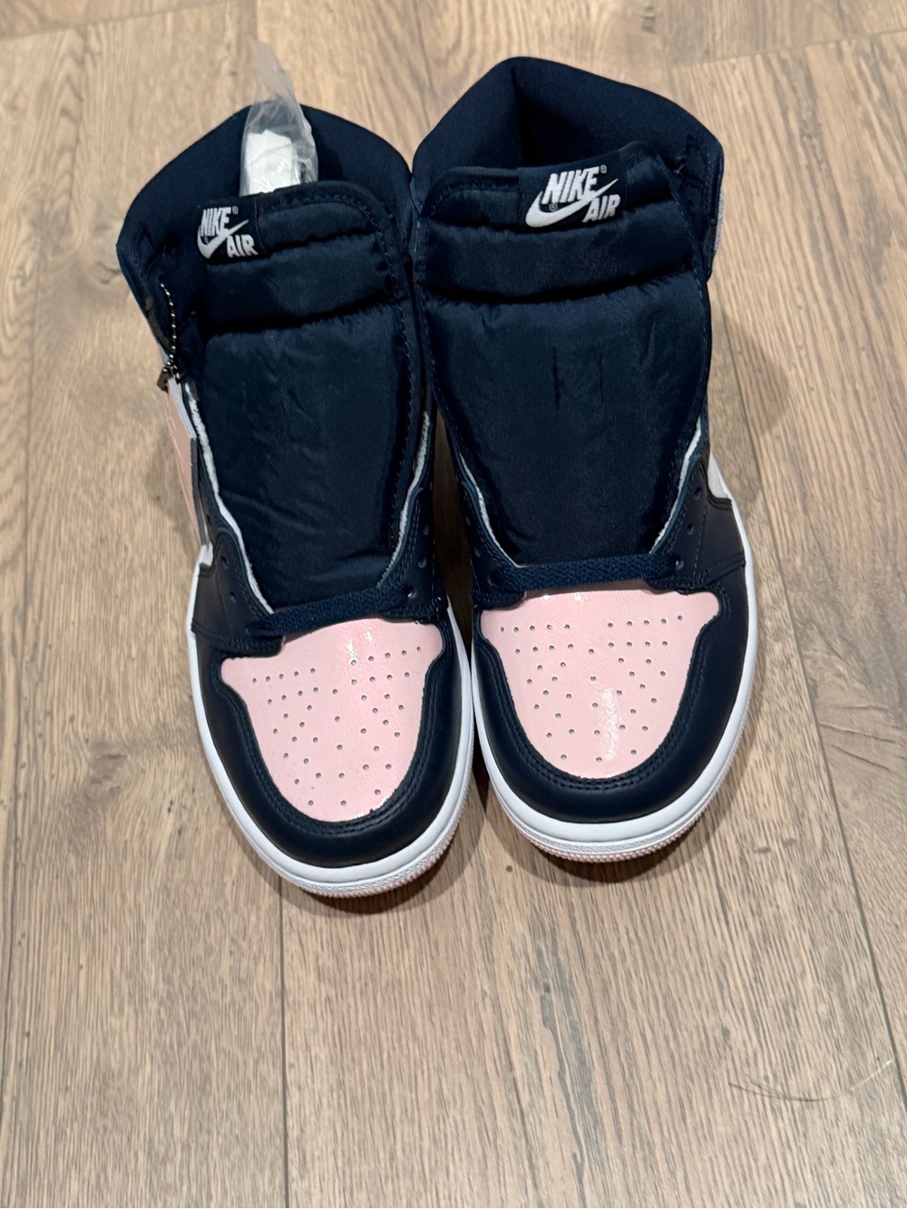 Nike Air Jordan 1 Retro High OG "Bubble Gum" - Picture 5 of 5